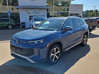 New 2025 Volkswagen Tiguan SE