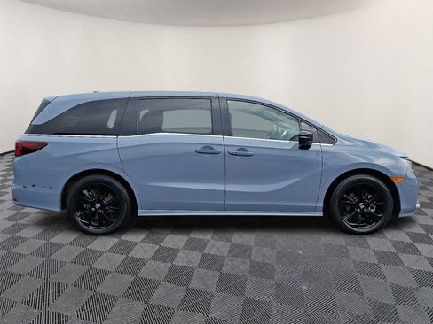 Used 2023 Honda Odyssey Sport image 5
