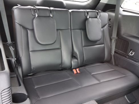 Used 2023 Ford Explorer XLT w/ Equipment Group 202A image 13