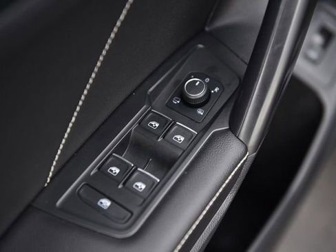 Used 2022 Volkswagen Tiguan SEL R-Line AWD/4WD image 8