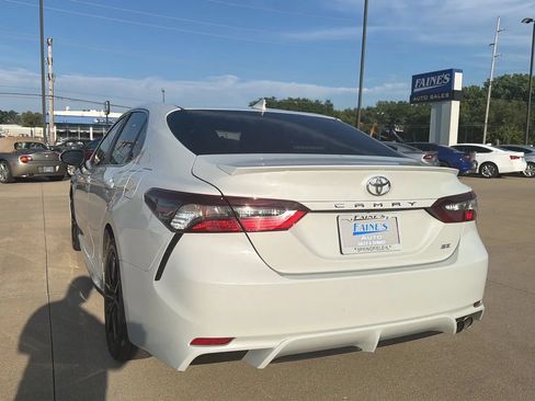 Used 2022 Toyota Camry SE FWD image 15