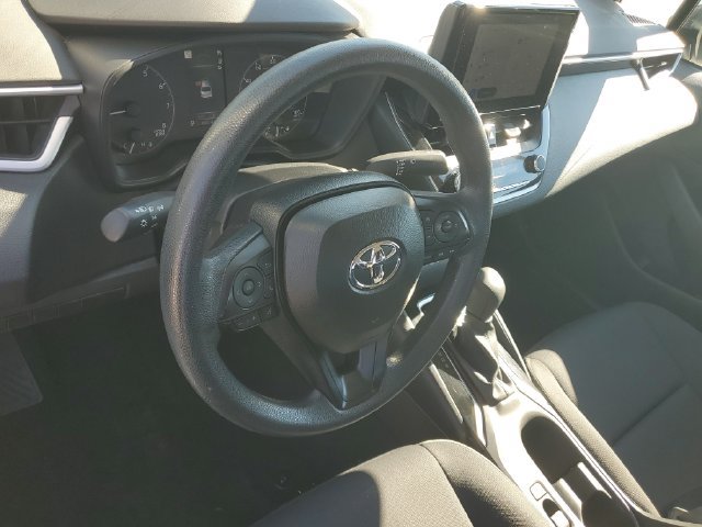 Used 2025 Toyota Corolla LE FWD image 17