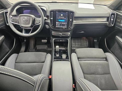 Used 2023 Volvo XC40 Recharge Ultimate w/ Protection Package Premier AWD/4WD image 15