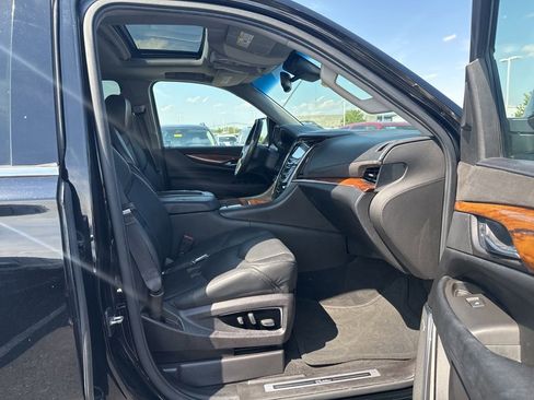 Used 2015 Cadillac Escalade ESV Luxury AWD/4WD image 37