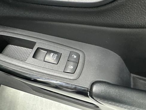 Used 2021 Jeep Cherokee Latitude Plus w/ Sun & Sound Group AWD/4WD image 28