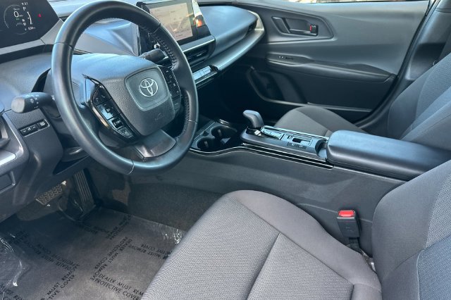 Certified 2025 Toyota Prius LE FWD image 12