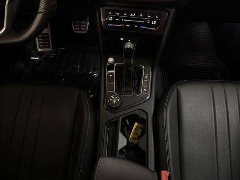 Certified 2024 Volkswagen Tiguan SE R-Line AWD/4WD image 35