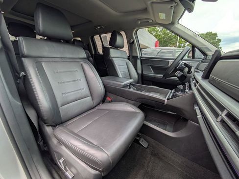 Used 2025 Hyundai Santa Fe Limited FWD image 32
