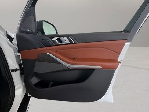 Used 2025 BMW X5 xDrive40i w/ Executive Package image 43