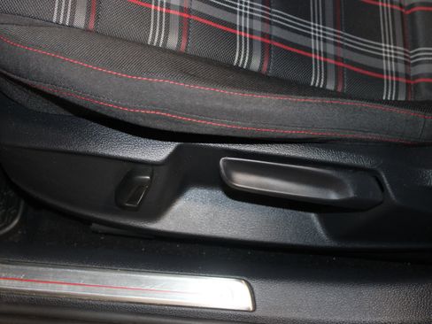 Used 2015 Volkswagen GTI S image 29