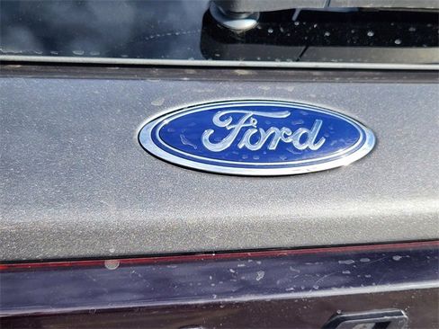 Used 2025 Ford Explorer ST-Line w/ ST-Line Street Pack image 11