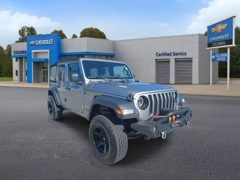 Used 2019 Jeep Wrangler Unlimited Sport S image 2