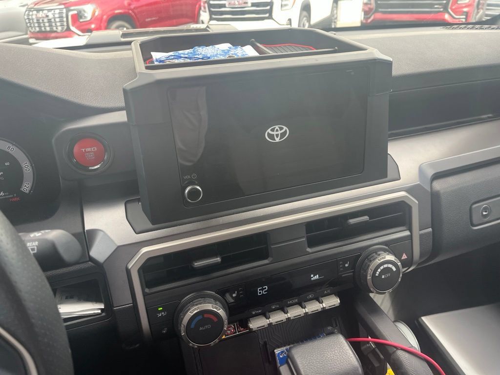 Used 2025 Toyota 4Runner TRD Sport AWD/4WD image 15