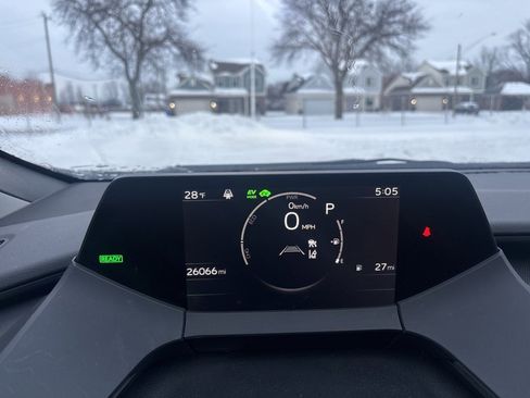 Used 2025 Toyota Prius LE image 11