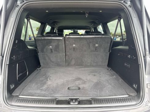 Used 2023 Jeep Wagoneer L Series II image 8