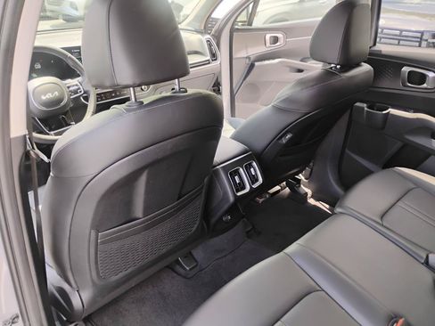 Used 2024 Kia Sorento S w/ Panoramic Sunroof Package FWD image 30