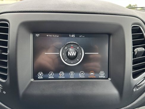 Used 2018 Jeep Compass Latitude w/ Popular Equipment Group FWD image 69