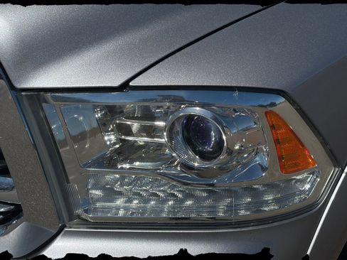 Used 2019 RAM 1500 Laramie w/ Convenience Group image 12