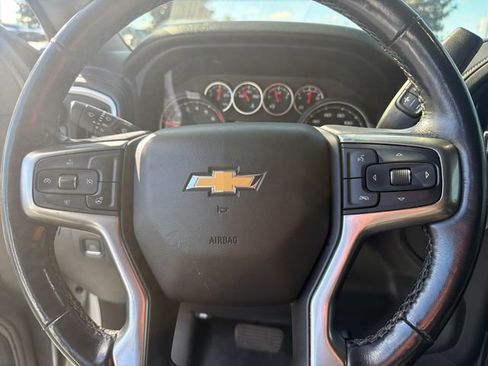 Used 2021 Chevrolet Silverado 1500 LT AWD/4WD image 15