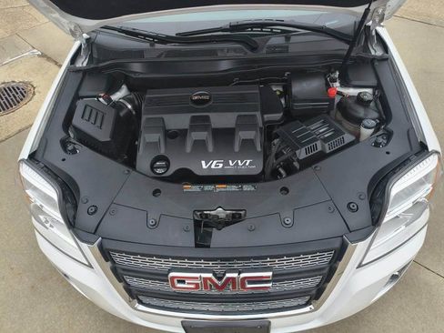 Used 2015 GMC Terrain SLT image 13