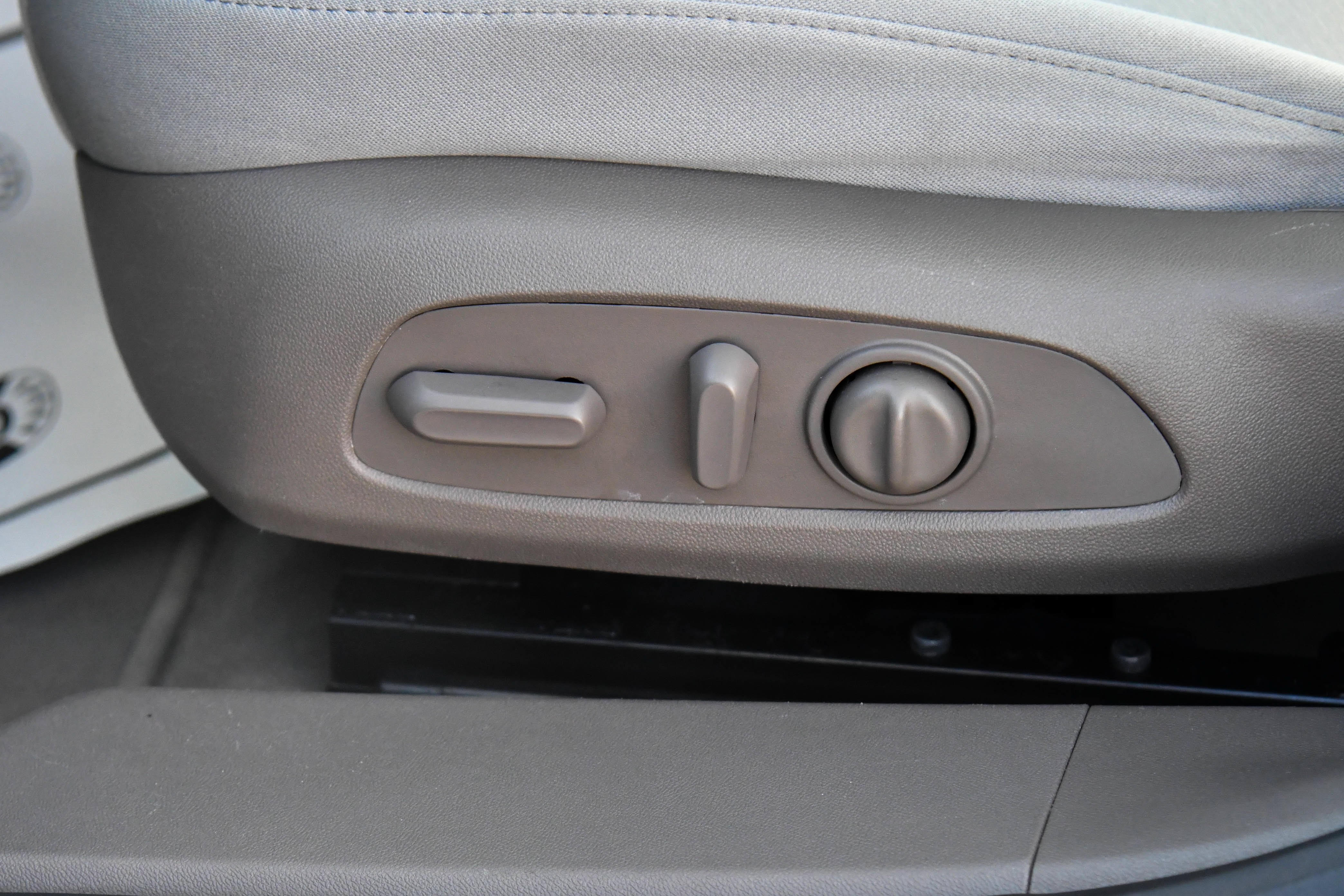 Used 2021 Chevrolet Malibu LT FWD image 16