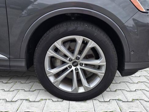 Used 2025 Audi Q7 2.0T Premium Plus w/ Premium Plus Package AWD/4WD image 2