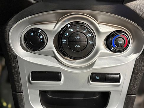 Used 2018 Ford Fiesta SE image 76