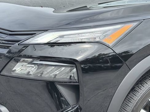 Used 2026 Nissan Rogue Dark Armor FWD image 9