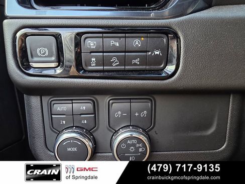 Used 2025 GMC Yukon XL AT4 AWD/4WD image 12