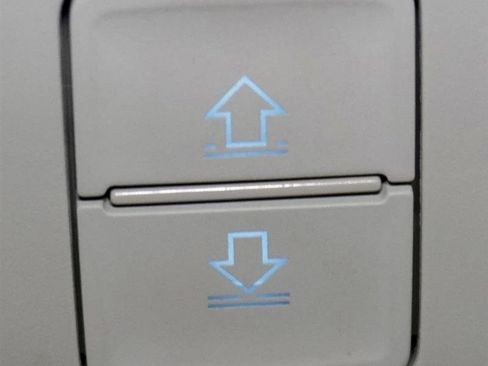 Used 2018 Volkswagen Tiguan SEL image 35