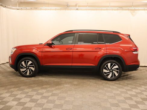 Certified 2024 Volkswagen Atlas SE FWD image 3