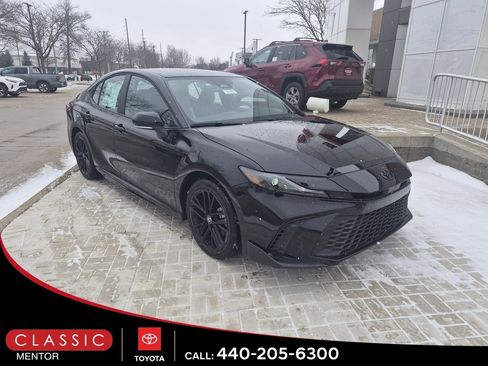 New 2026 Toyota Camry SE image 2