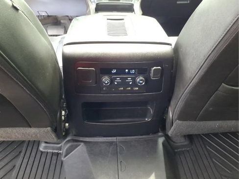 Used 2019 GMC Yukon Denali w/ Denali Ultimate Package AWD/4WD image 16