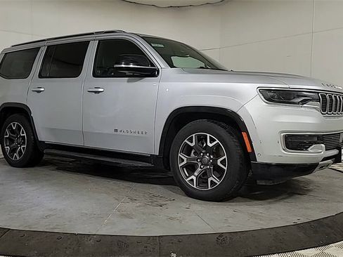 Used 2024 Jeep Wagoneer Series III image 14