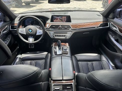 Used 2021 BMW 740i w/ M Sport Package RWD image 15