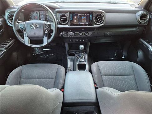 Used 2019 Toyota Tacoma TRD Off-Road AWD/4WD image 15