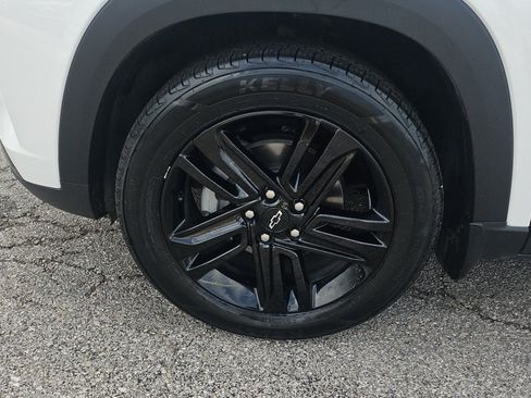 Used 2024 Chevrolet Trax ACTIV w/ Sunroof Package FWD image 9