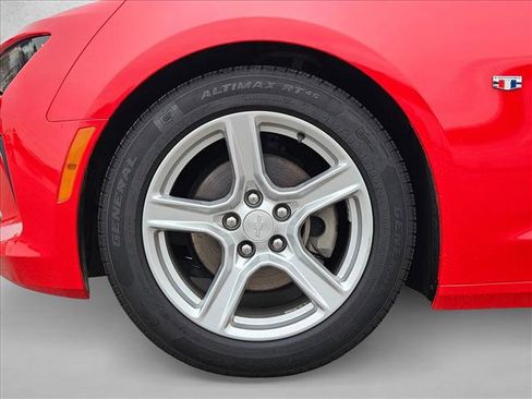 Used 2018 Chevrolet Camaro LT RWD image 23