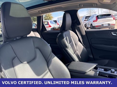 Certified 2025 Volvo XC60 B5 Core image 11