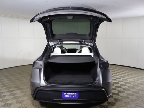 Used 2026 Tesla Model Y Long Range AWD/4WD image 16