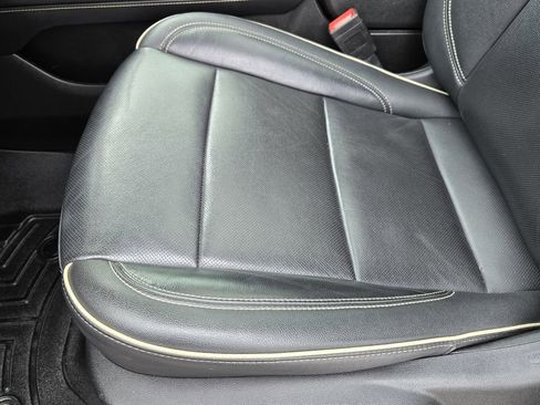 Used 2021 GMC Yukon SLT w/ SLT Luxury Package image 15