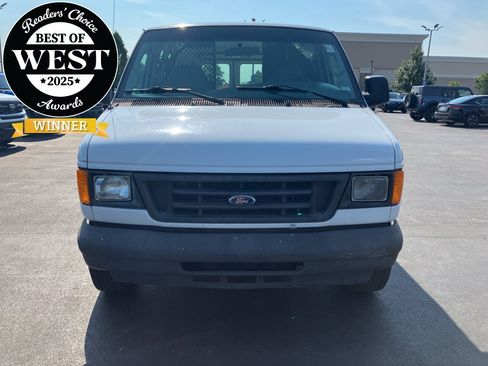 Used 2005 Ford E-150 and Econoline 150 RWD image 1