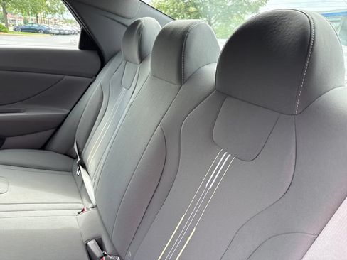 Used 2025 Hyundai Elantra Sport FWD image 18
