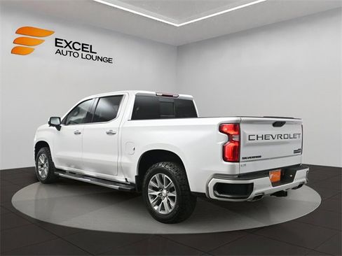 Used 2022 Chevrolet Silverado 1500 High Country w/ Safety Package II image 3