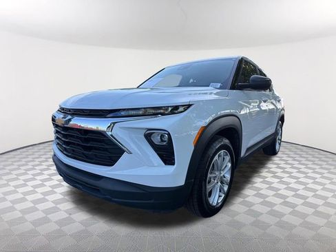 Used 2024 Chevrolet TrailBlazer LS w/ LS Convenience Package FWD image 1