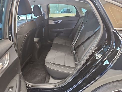 Used 2023 Kia Forte LXS image 28