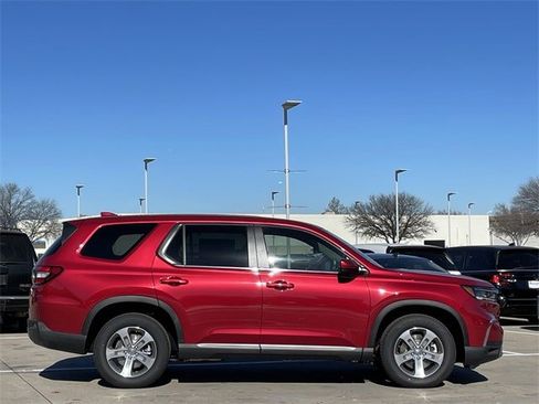 New 2025 Honda Pilot EX-L image 3