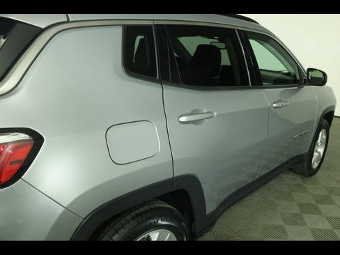 Used 2022 Jeep Compass Latitude w/ Convenience Group AWD/4WD image 18
