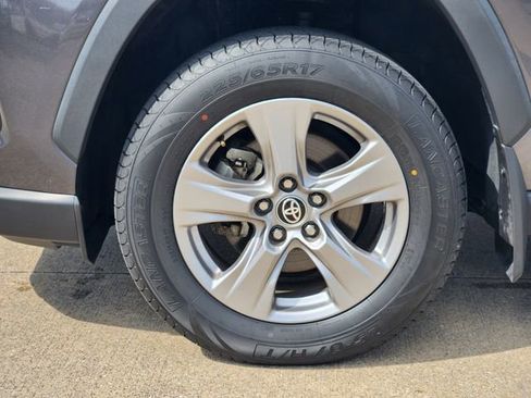 Used 2024 Toyota RAV4 XLE w/ Convenience Package image 8