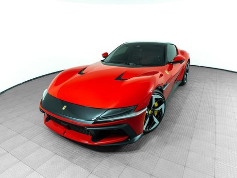 Certified 2025 Ferrari 12Cilindri RWD image 2